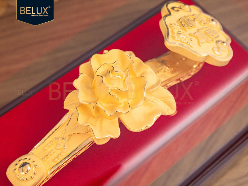 Gậy Như Ý Hoa dát vàng cát 15x5.5x5cm